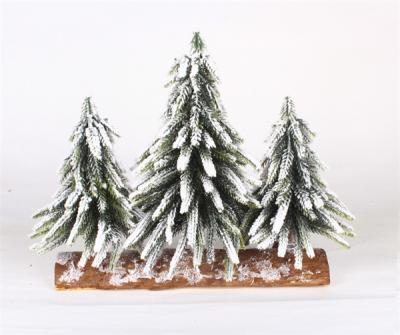 Kleine kerstboom voor kerstsneeuw